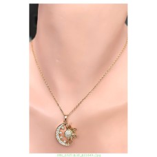 14 K (ALTIN KAPLAMA) ZİRKON TAŞLI HİLAL VE GÜNEŞ MOTİFLİ KOLYE K34Z12